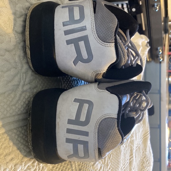 Size 13 men, air Nike, grey with a little mesh good condition - Picture 5 of 5